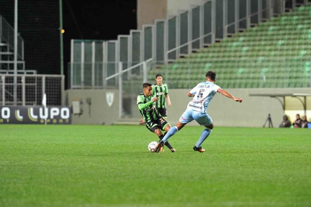 Amrica e Londrina se enfrentaram no Independncia, pela 18 rodada da Srie B do Brasileiro