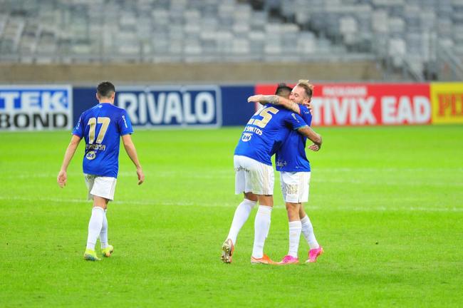 Fotos do jogo entre Cruzeiro e Guarani, no Mineiro, em Belo Horizonte, pela oitava rodada da Srie B do Campeonato Brasileiro de 2021