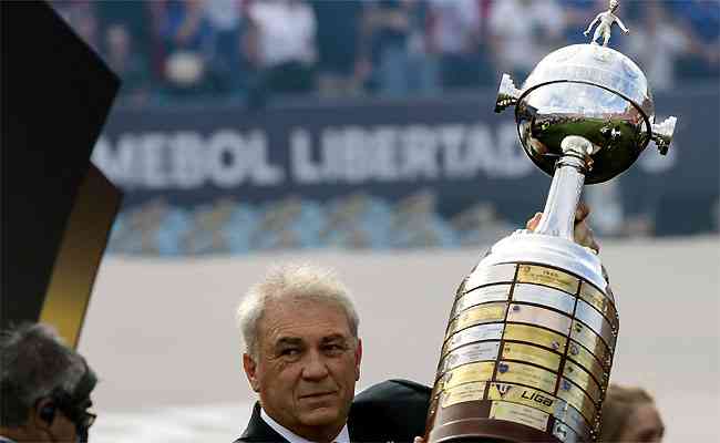 Troféu da Libertadores estará em disputa novamente em final única