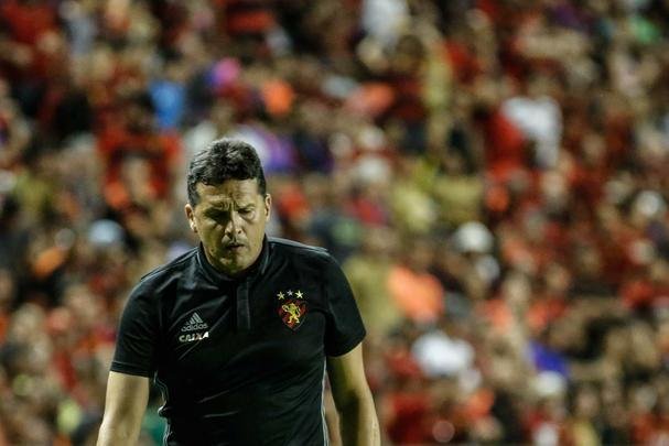 Ao todo, Claudinei Oliveira fez 16 jogos no comando do Sport. Foram cinco vitrias, quatro empates e sete derrotas.