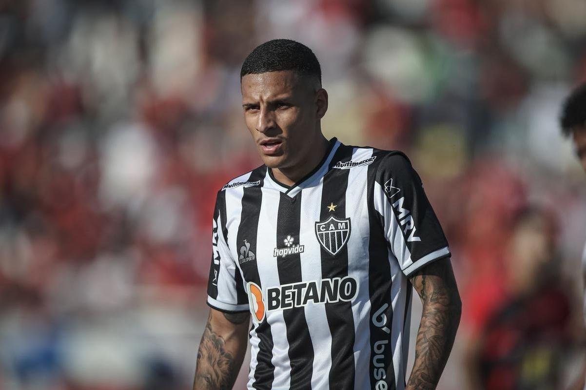 Fotos do jogo entre Pouso Alegre e Atltico, pelo Mineiro