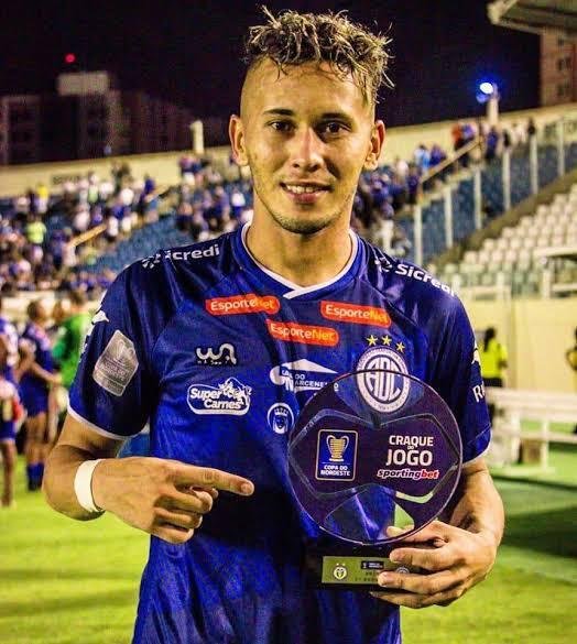 #26 - Reis (Confiana) - 14 gols em 44 jogos - mdia de 0,31 por jogo