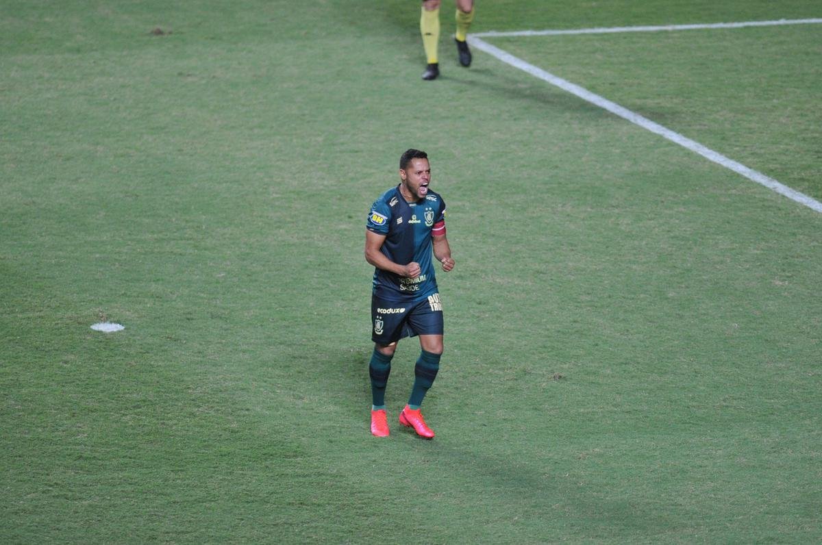 Depois de empate por 1 a 1 no tempo normal, Amrica derrotou Ferrovirio por 3 a 2 nos pnaltis e avanou  terceira fase da Copa do Brasil