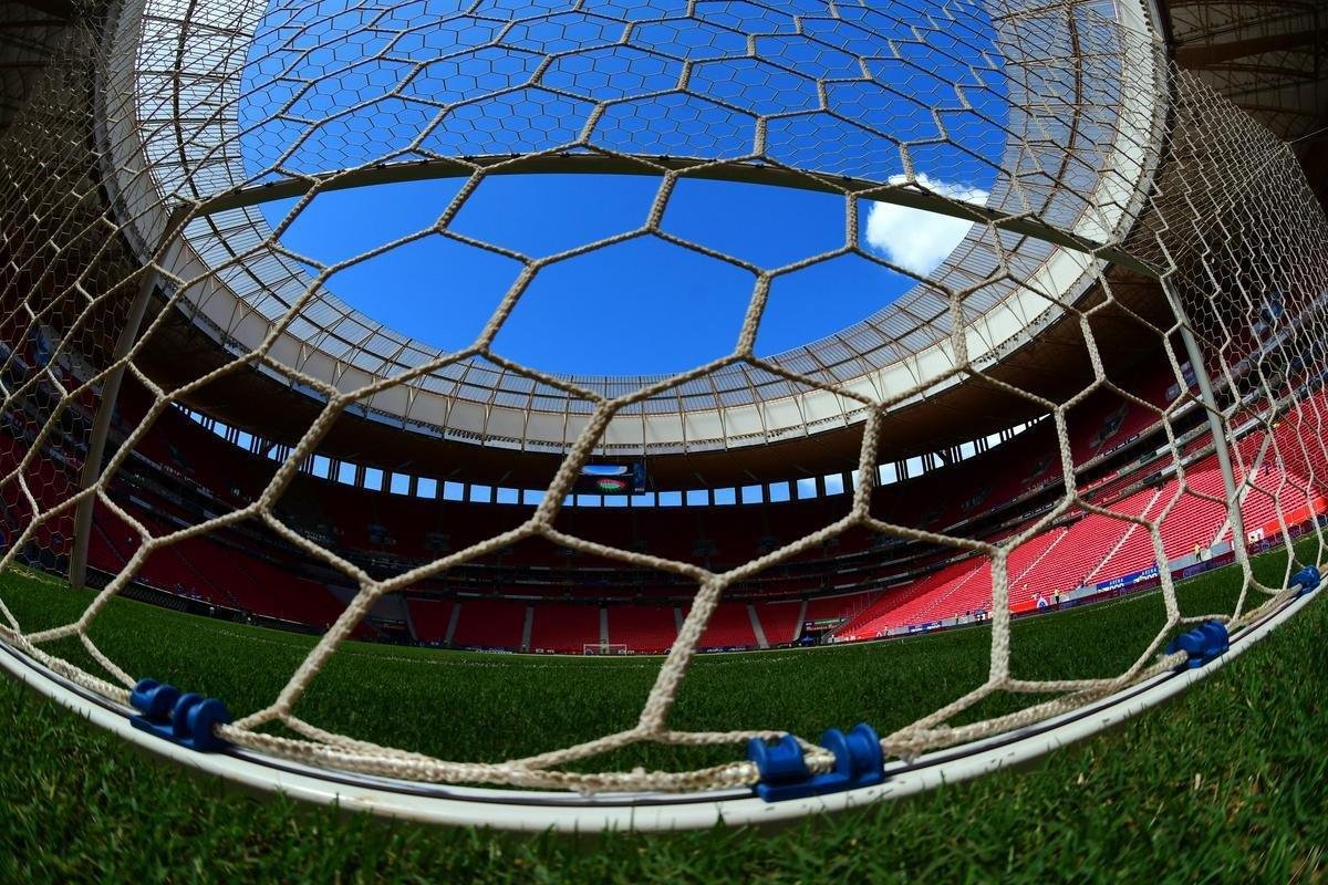Fotos do jogo entre Amrica e Cruzeiro, pela 3 rodada do Mineiro, no estdio Man Garrincha, em Braslia