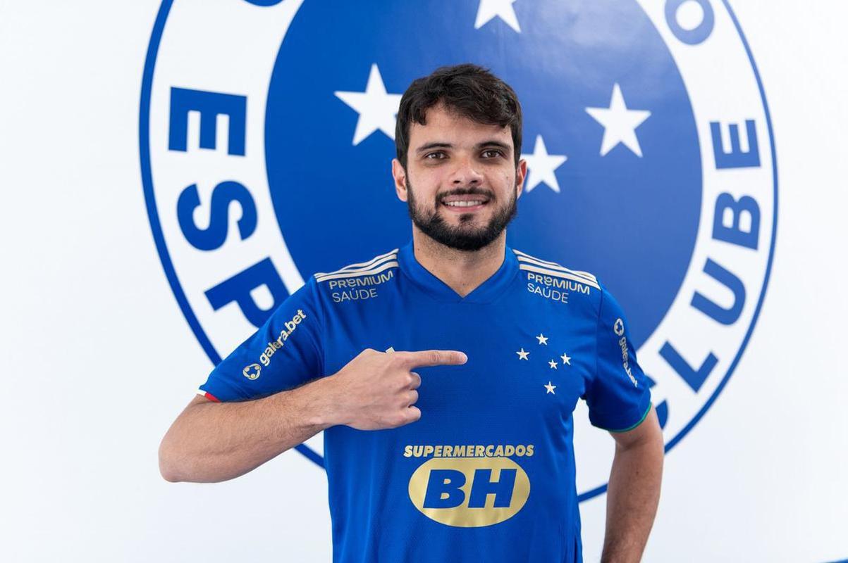Norberto, lateral-direito