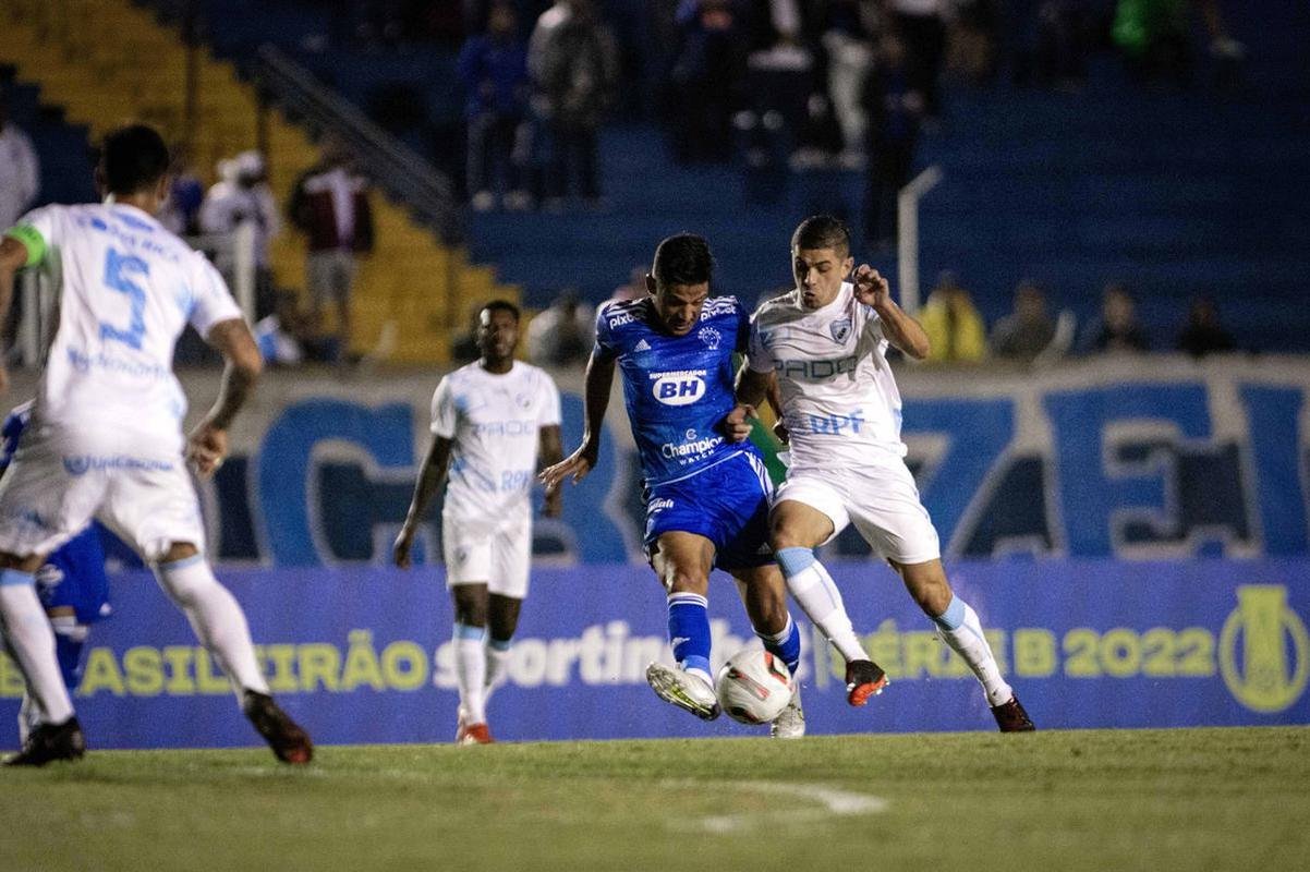 Fotos da partida entre Londrina e Cruzeiro, pela S�rie B