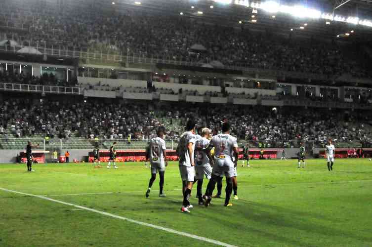 Fotos do gol de Nacho, do Atltico, sobre o Amrica em clssico pela Libertadores, no Independncia