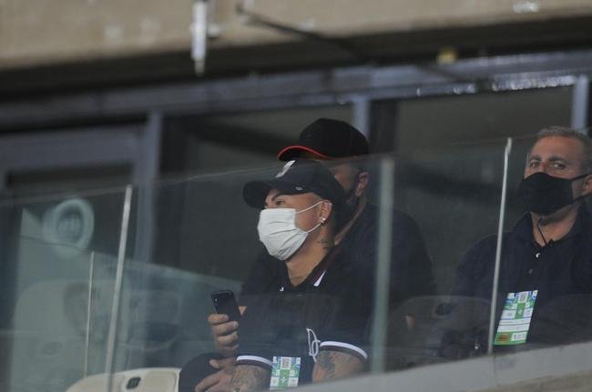 As reaes de Sampaoli e Vargas na goleada do Atltico sobre o Flamengo