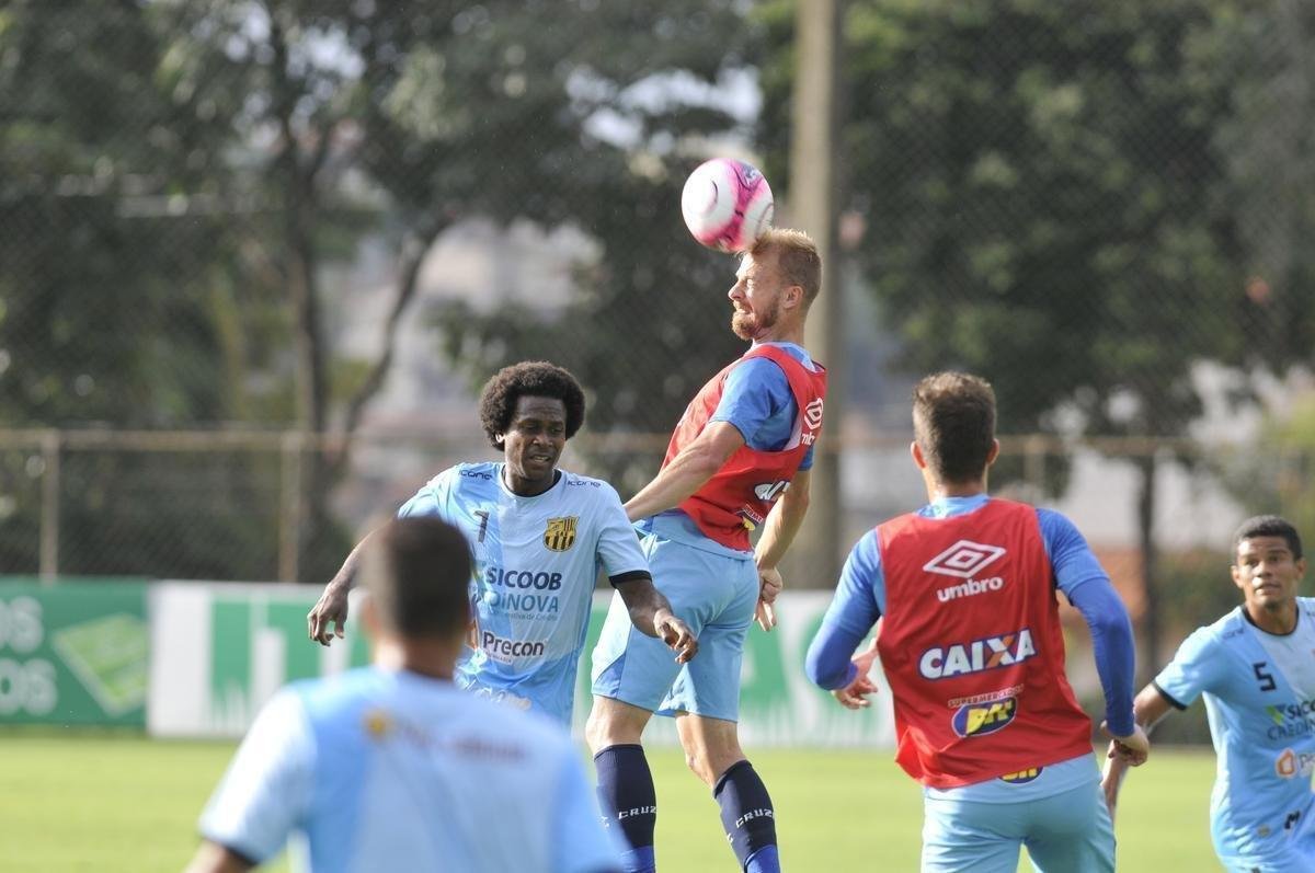 Com gols de Judivan e Rafael Sobis, Cruzeiro venceu Betinense por 2 a 0 em jogo-treino
