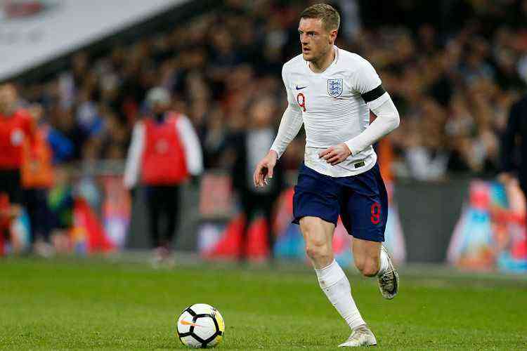 Vardy faz história no Inglês, mas Leicester fica no empate com United -  Lance!