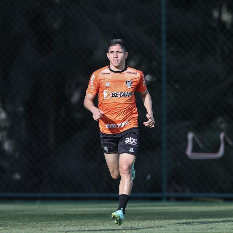 Com Guilherme Arana de volta, Cuca comanda atividade na Cidade do Galo