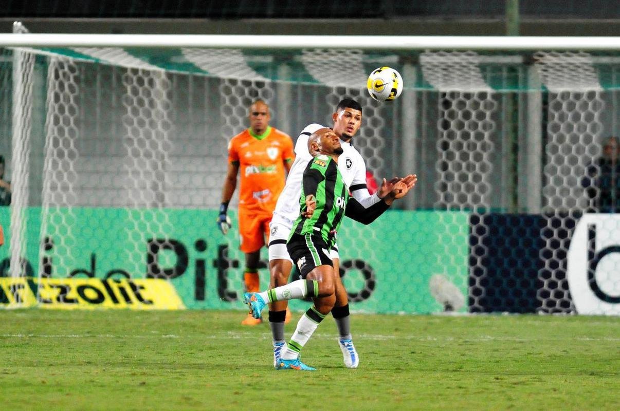 Fotos do jogo entre Amrica e Botafogo, no Independncia, em Belo Horizonte, pela stima rodada do Campeonato Brasileiro