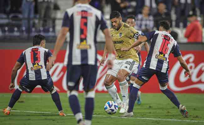 Galo enfrentou Alianza Lima no Peru na noite desta tera (6) pela Libertadores