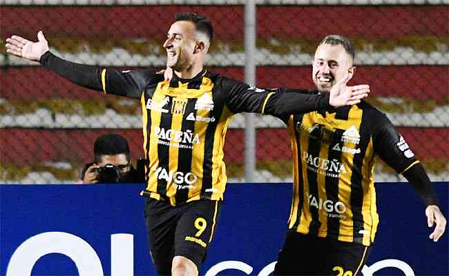 The Strongest vence bem o Plaza Colonia e avança na Copa