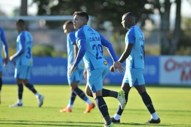 Mano Menezes conta com todo elenco do Cruzeiro para enfrentar La U, quinta, no Mineiro, pela Copa Libertadores. Exceo  atacante Fred, que se recupera de cirurgia no joelho direito