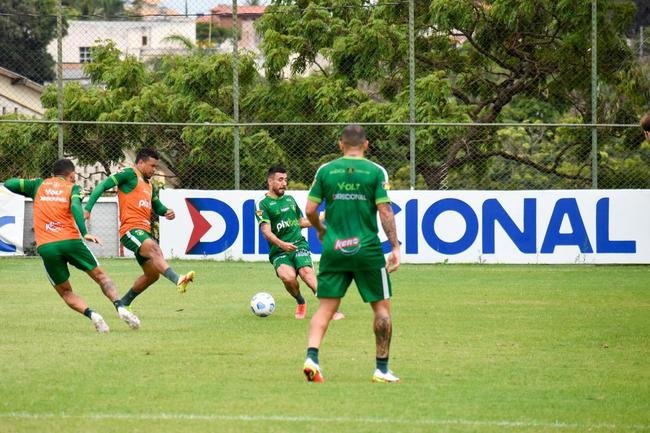 Fotos do treino do Amrica nesta sexta-feira (19), no CT Lanna Drumond, antes de viajar ao Rio de Janeiro para enfrentar o Fluminense