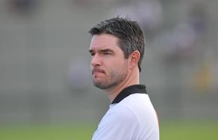 Diogo Giacomini, ex-auxiliar e tcnico interino do Atltico, dirige hoje o Coimbra, de Nova Lima