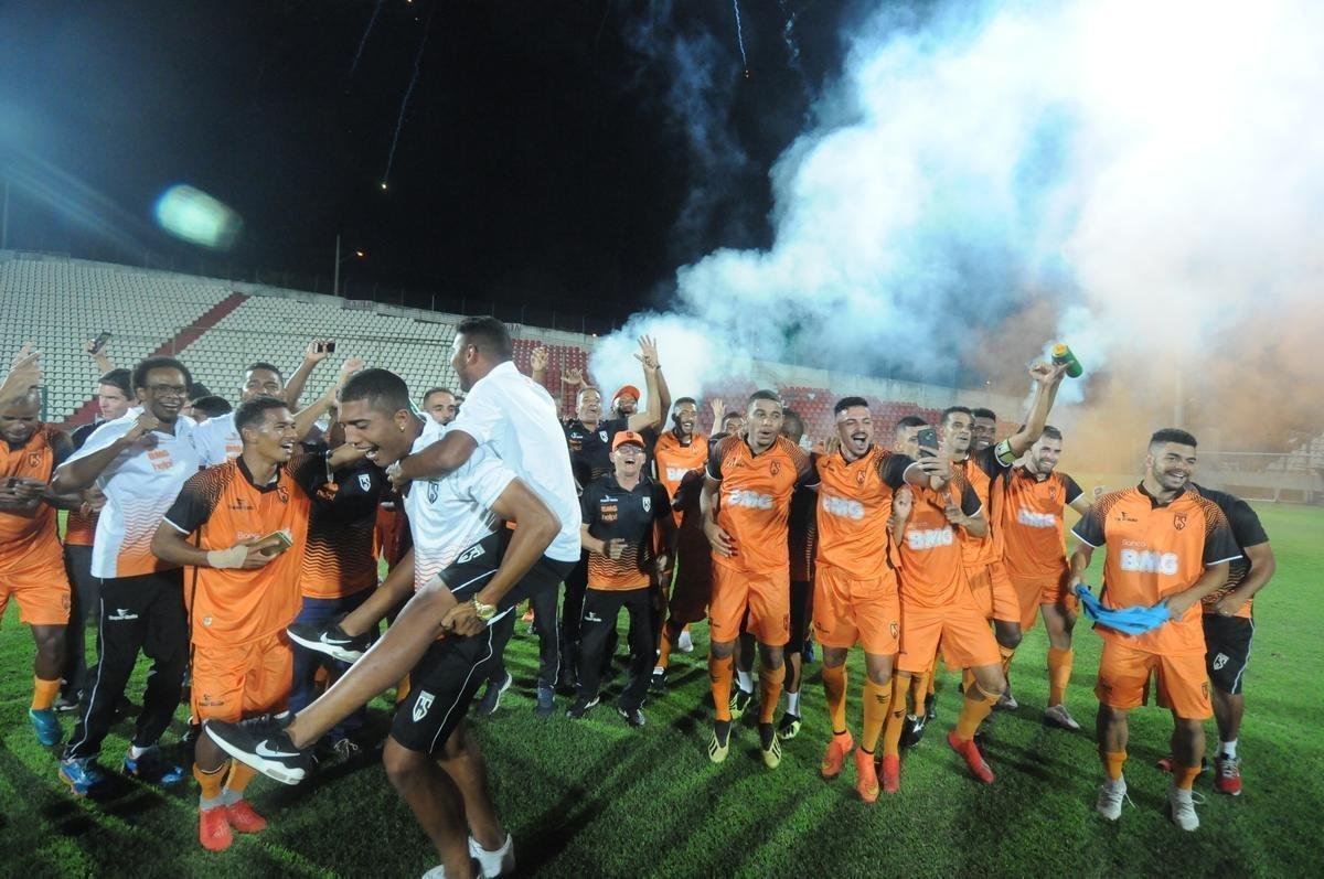 Coimbra venceu o Uberlndia por 1 a 0 e conquistou o trofu do Mdulo II do Campeonato Mineiro