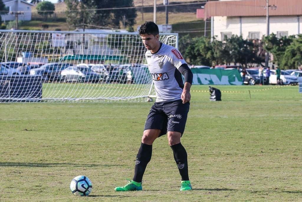 Rodrigo - contrato do zagueiro vai at maio de 2019