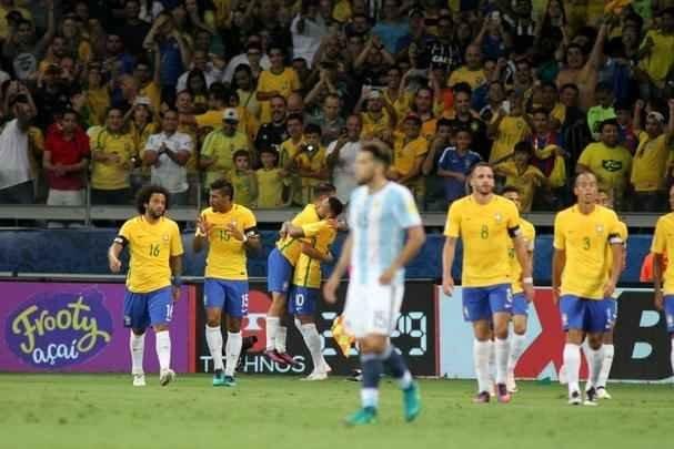 Philippe Coutinho marca o primeiro gol para o Brasil no Mineiro
