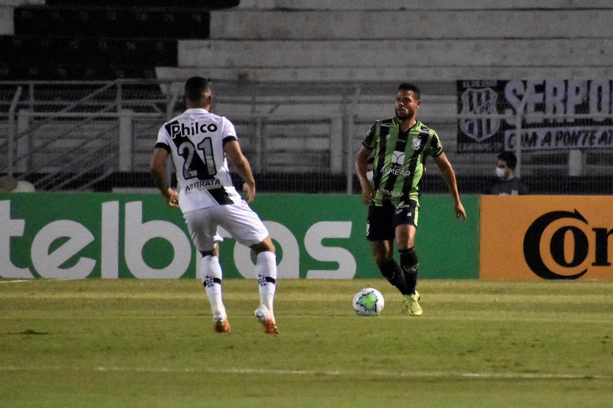 Fotos do duelo de ida da quarta fase da Copa do Brasil, entre Ponte Preta e América, no Moisés Lucarelli, em Campinas.