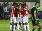 Villa Nova derrota Caldense e conquista sua primeira vitória no Mineiro 