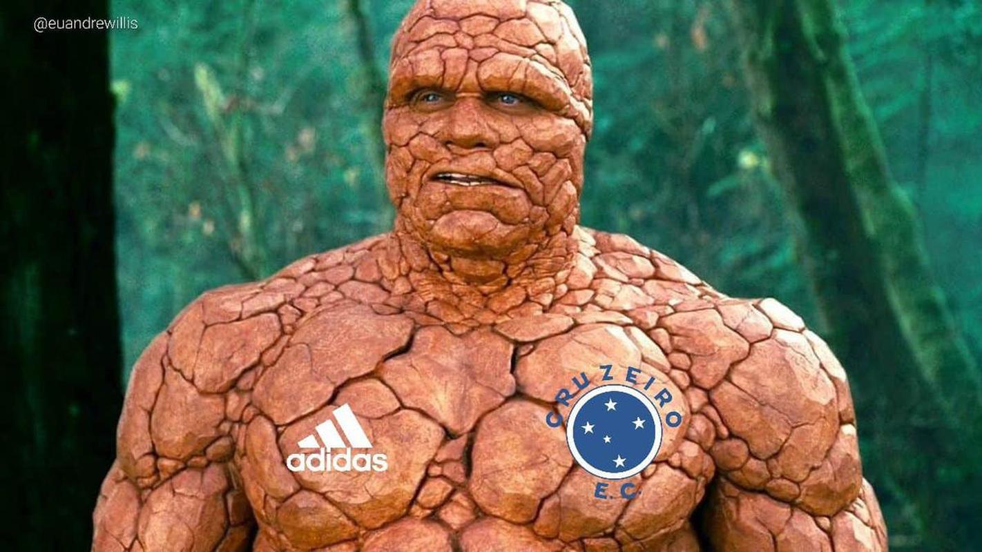 Nova camisa de goleiro do Cruzeiro rende memes na internet