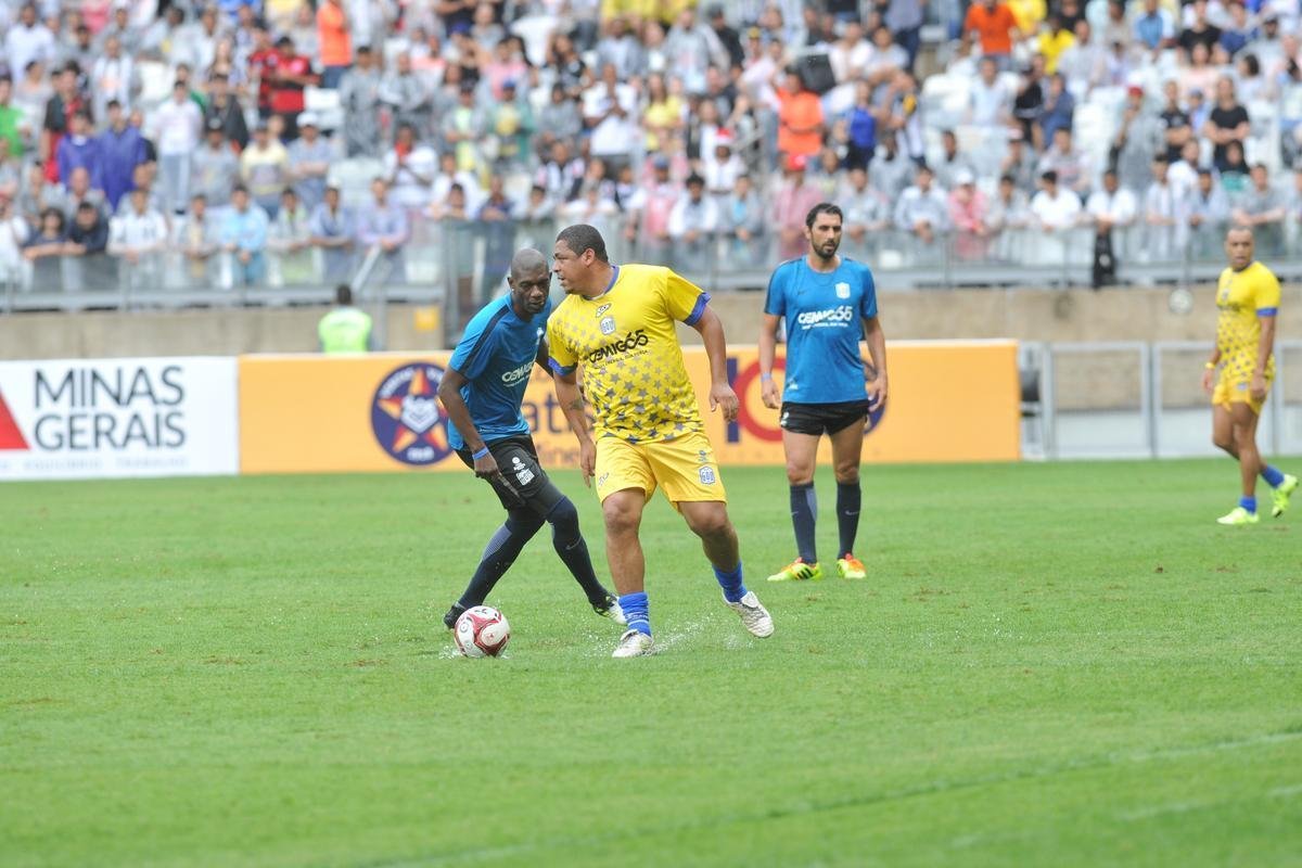 Fotos do 'Game of Dreams', jogo festivo dos Amigos do Ronaldinho contra os Amigos do Penta
