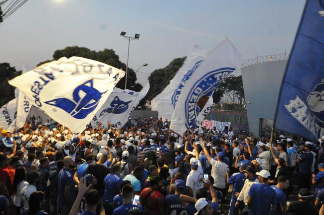 Torcedores do Cruzeiro cobram renúncia de Sérgio Rodrigues