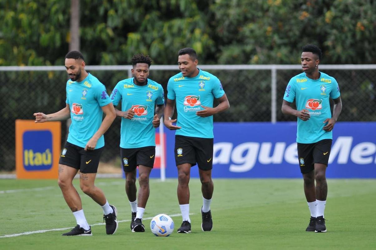 Seleo Brasileira realizou treinamento na tarde deste sbado (29/1) na Toca da Raposa II