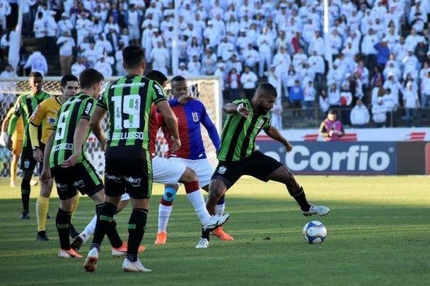 Jogo entre Paraná e América vale pela 14ª rodada da Série B do Campeonato Brasileiro