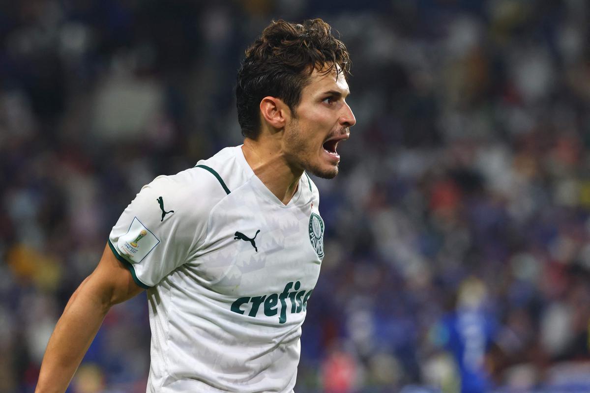 Gol de Raphael Veiga para o Palmeiras na final do Mundial. Meia empatou o jogo em cobrana de pnalti: 1 a 1