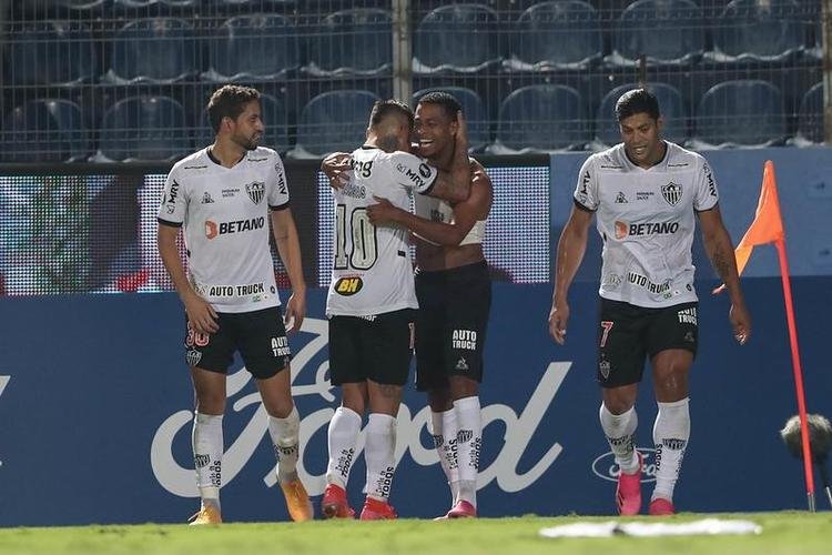 Atltico venceu o Cerro Porteo, em Assuno, com um gol de Keno, nos acrscimos do segundo tempo