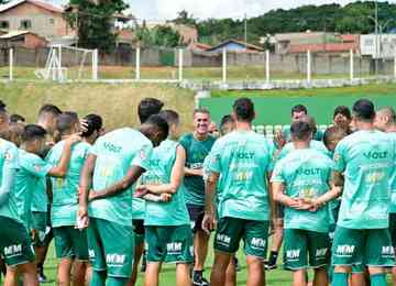 Após goleada na esteia do Estadual, Coelho tenta manter embalado em confronto com Leão do Bonfim, neste domingo, no Independência 