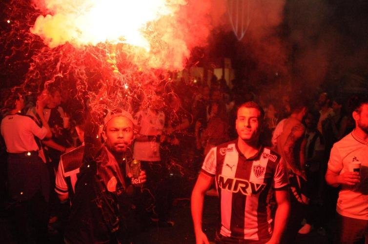 Festa da torcida pelo bicampeonato brasileiro do Atlético na sede do clube, no bairro de Lourdes, em BH
