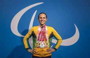 A nadadora Maria Carolina Santiago conquistou cinco medalhas em Tóquio: três ouros (50m livre S12/S13, 100m livre S12 e 100m peito classe S12), uma prata (revezamento 4x100m 49 pontos) e um bronze (100m costas S12)
