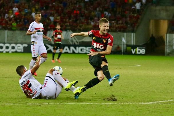 Em estreia de novo uniforme, Sport enfrenta o Botafogo-SP, na Arena de Pernambuco, em partida válida pela 16ª rodada da Série B