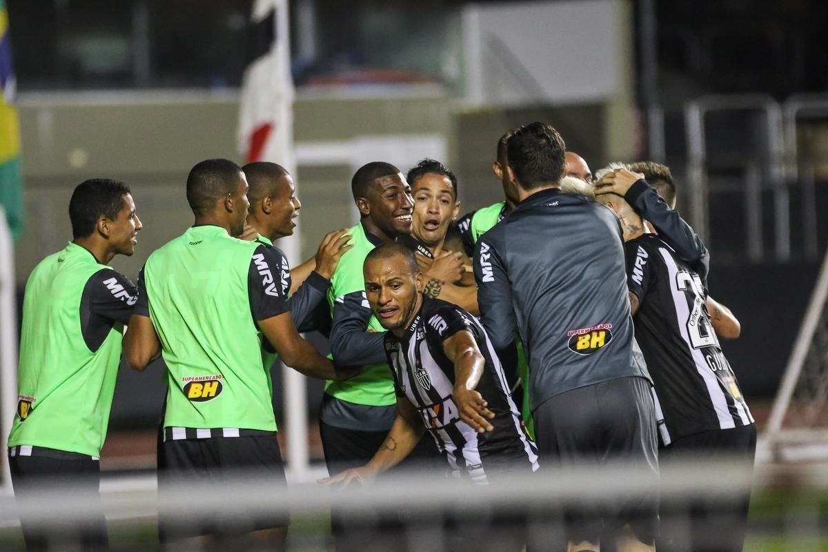 Atlético saiu atrás, conseguiu virada com Róger Guedes e Ricardo Oliveira, mas cedeu empate no Morumbi