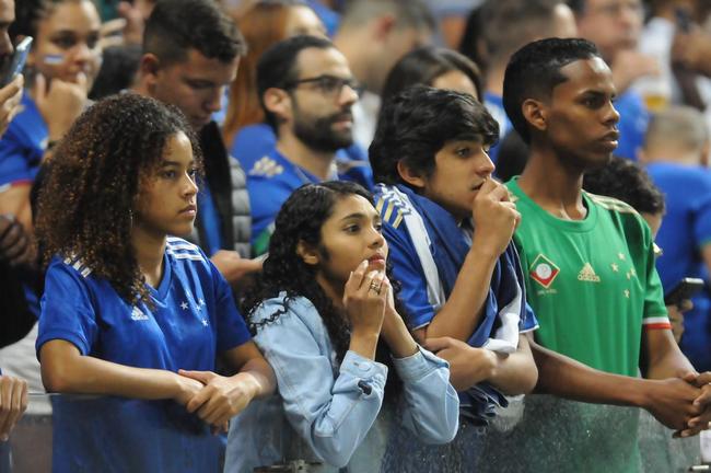 Fotos da torcida do Cruzeiro na partida de volta das oitavas de final da Copa do Brasil, contra o Fluminense, no Mineiro (Juarez Rodrigues/EM/DAPress)