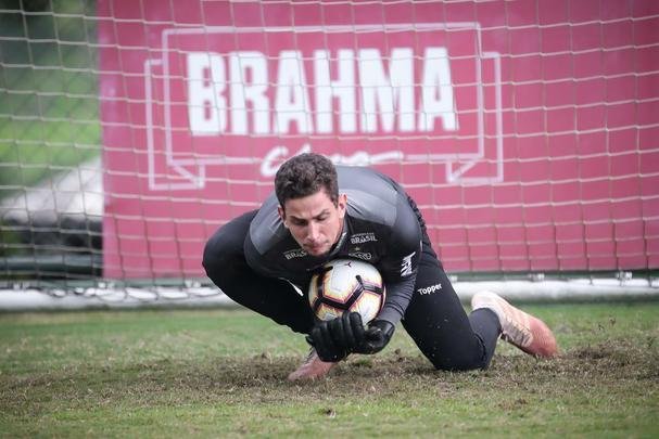 Em busca de reação na Libertadores, Atlético treinou na tarde deste domingo, na Cidade do Galo, antes de viagem para Montevidéu, local da partida contra Nacional