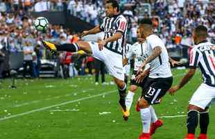 Galo empatou com Corinthians por 2 a 2, em Itaquera, e ficou mais distante da Copa Libertadores