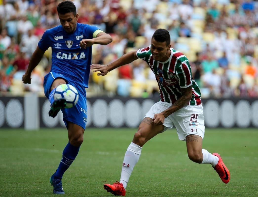 Fluminense e Cruzeiro em partida vlida pela segunda rodada do Brasileiro