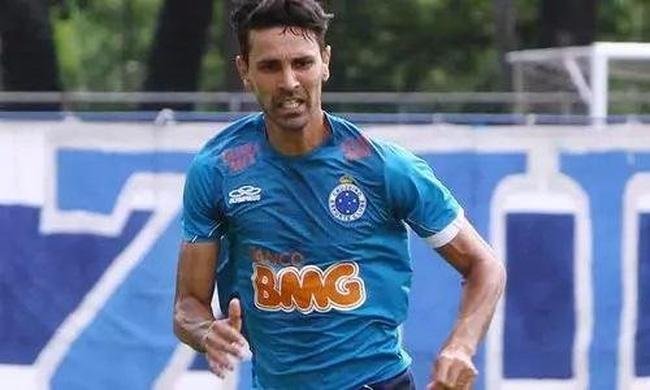 Leandro Guerreiro atuou pelo Cruzeiro entre 2011 e 2013 e pelo Amrica entre 2014 e 2016