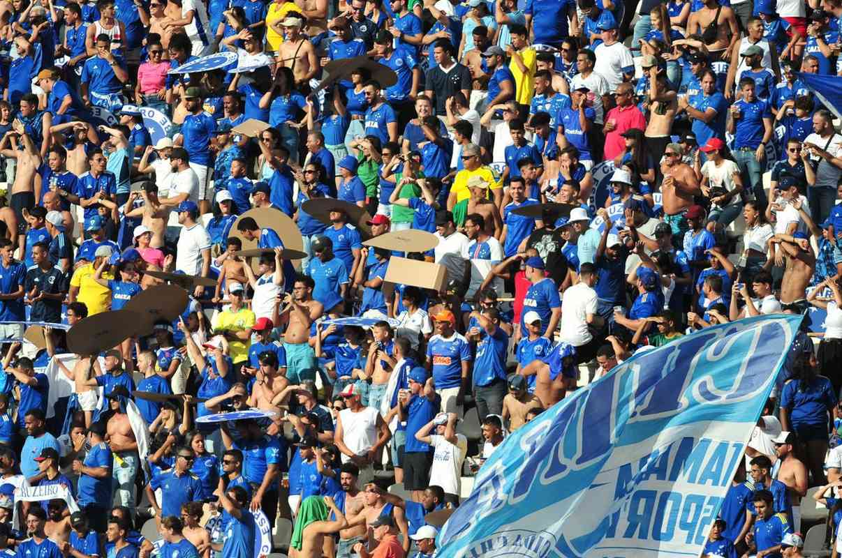 Cruzeiro e América se enfrentaram na Arena do Jacaré, em Sete Lagoas, pelo jogo de ida da semifinal do Campeonato Mineiro