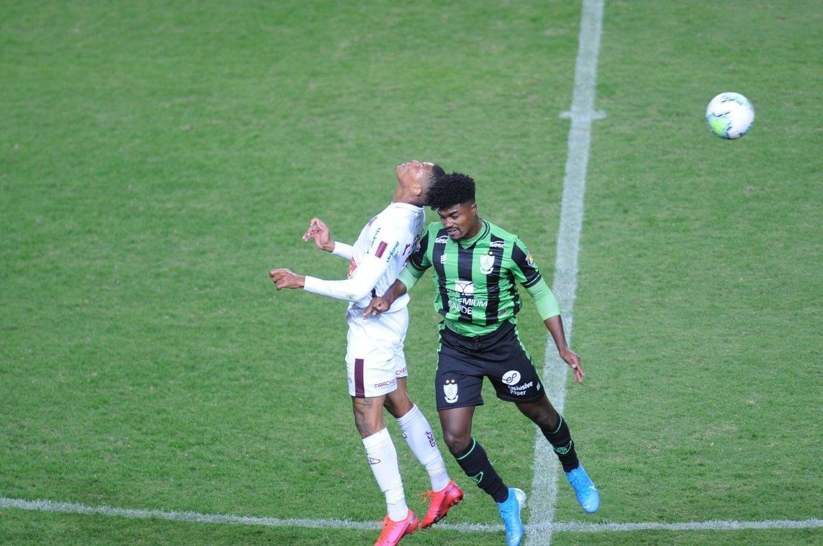 Fotos do duelo entre Amrica e Ferroviria, no Independncia, em BH, pela terceira fase da Copa do Brasil