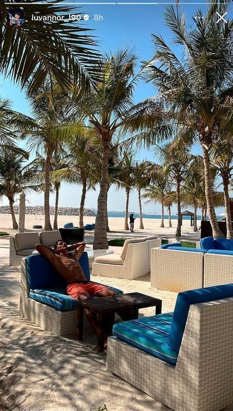 Ainda em dvida sobre futuro, o atacante Luvannor segue passando frias em Dubai, nos Emirados rabes Unidos