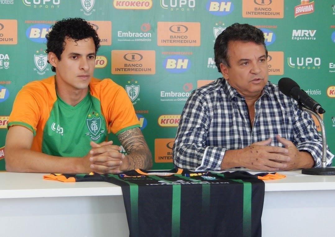 Danilo Dias (atacante) - mais um que chegou ao Coelho por indicao do portugus Srgio Vieira. Destaque em clubes como Martimo e Unio da Madeira de Portugal, o atacante fez apenas quatro jogos pelo Amrica em 2016 e no continuou no clube. Na temporada seguinte, retornou ao futebol portugus.