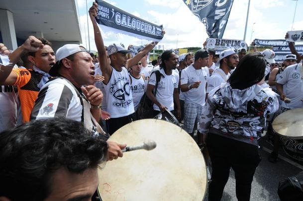 Imagens da chegada de Diego Tardelli