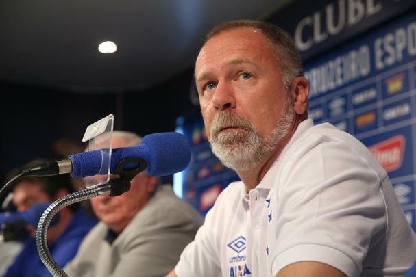 Mano Menezes celebrou retorno ao Cruzeiro e traou planos para reao do clube no Brasileiro