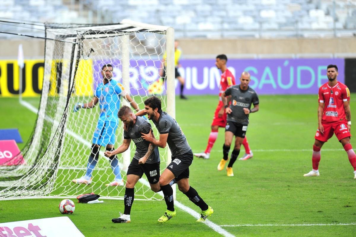 Fotos do jogo entre Atltico e Tombense, neste sbado, pela semifinal do Campeonato Mineiro